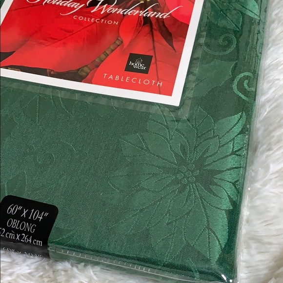 Homewear Wonderland  Green oblong Tablecloth 60x84 - Picture 4 of 5